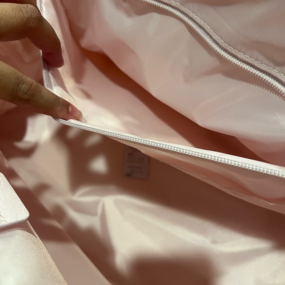 🚫SOLD 🚫NWT Limited Edition Beis The Weekender Bag in Sakura Pink - Picture 5 of 11